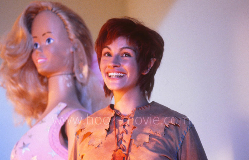 One of the most iconic photo of the film: Julia Roberts during filming of the scene.