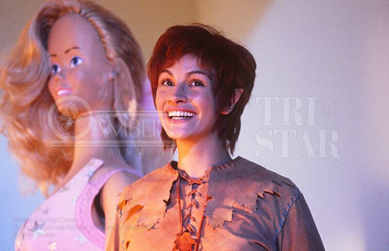 One of the most iconic photos of the film: Julia Roberts during filming of the scene.