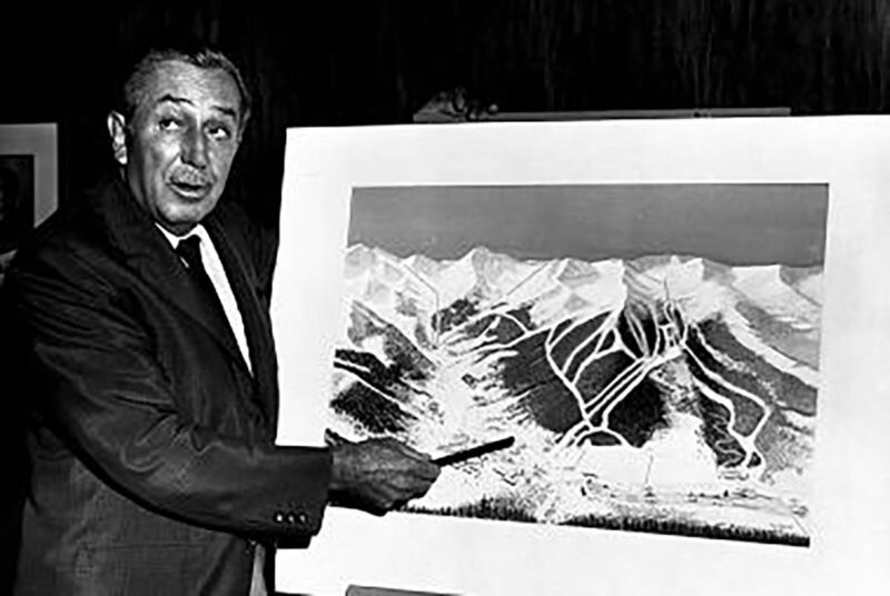Walt Disney presenting his project.